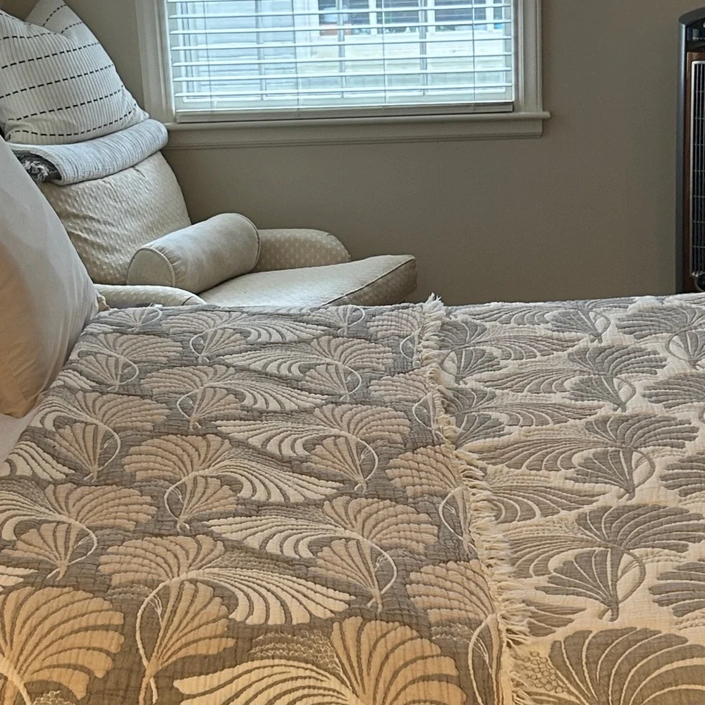 Dancing Leaves Quilted Jacquard 2 Side Woven Bedspread Oversized Queen Neutral